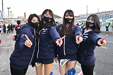 レースクイーンの活動風景 SHADE RACING