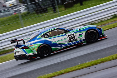 走行中のSHADE RACING 885号車 GR SUPRA GT