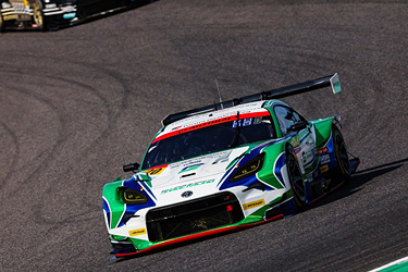 走行中のGT300 ⁄ GR86 GT