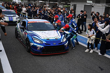 SHADE RACING 884号車 GR86