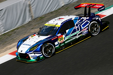 走行中のGT300 ⁄ GR86 GT