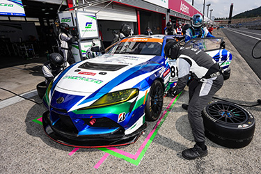 SHADE RACING 885号車 GR Supra GT4 EVO2