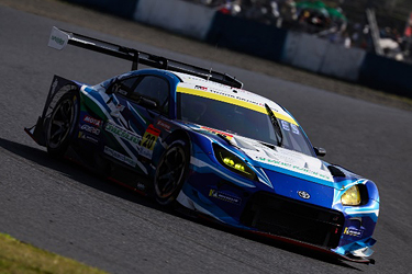 走行中のGT300 &frasl; GR86 GT