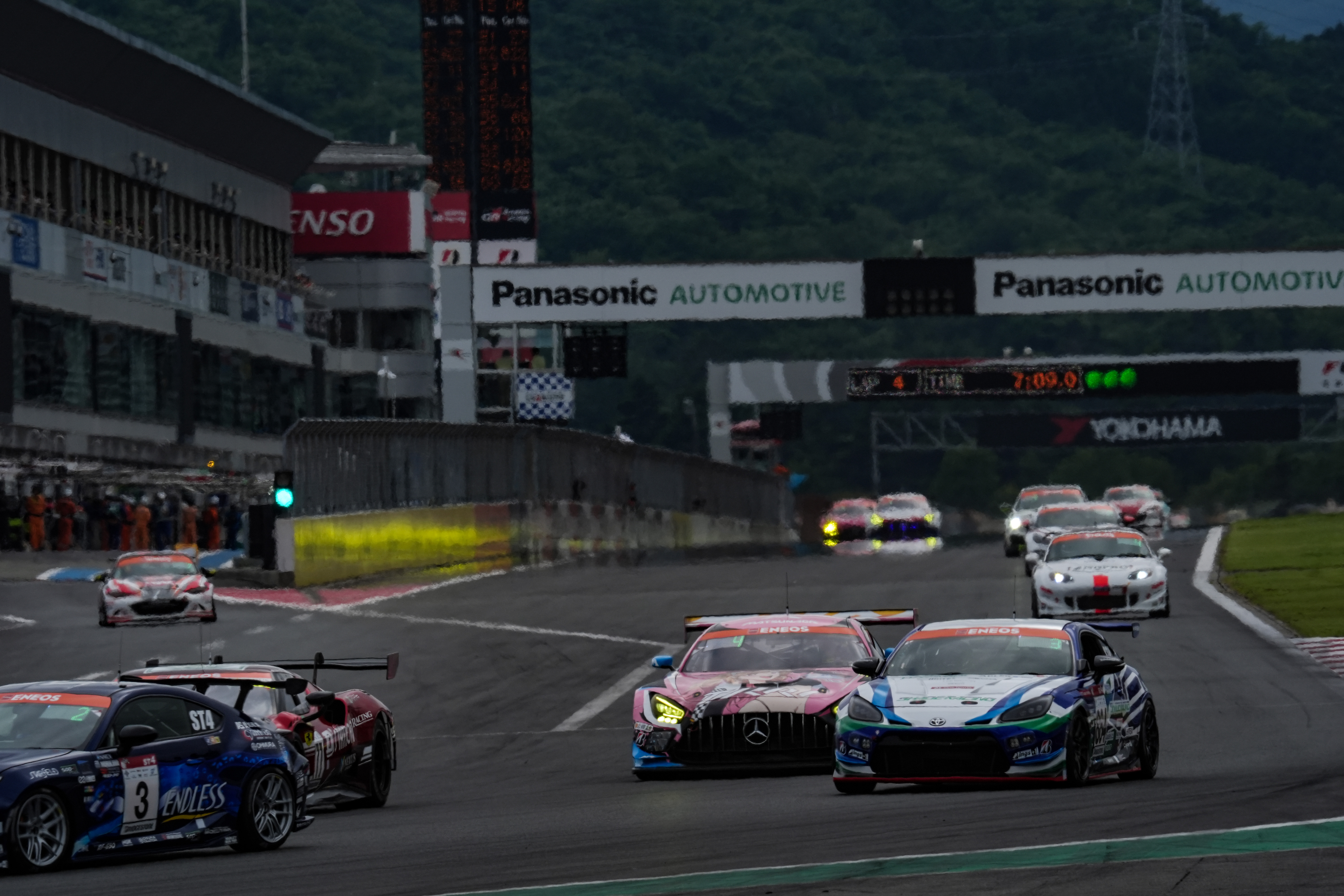 SHADE RACING 884号車 GR86